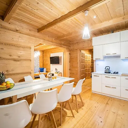 Tatras Penthouse アパート Ratulow
